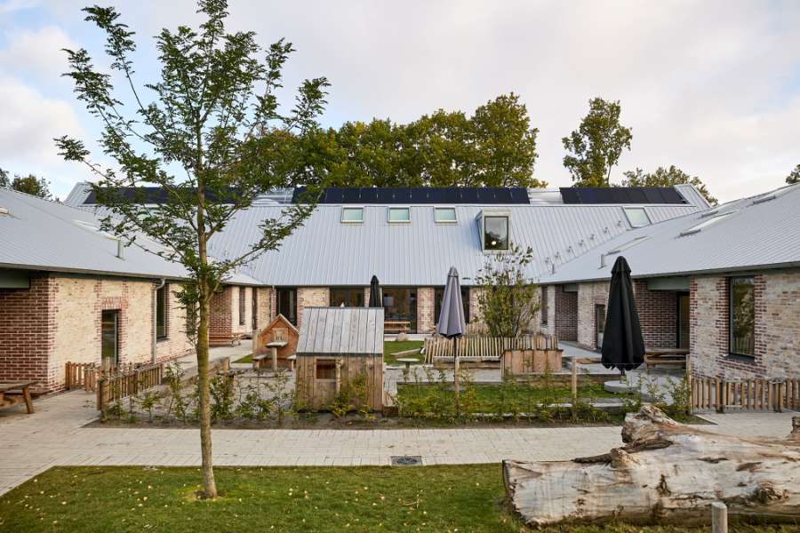 Med stål, træ og genbrugstegl ”CO2-neutraliseres” børnepasningen i Gladsaxe, Børnehuset Egedammen, Klausdalsbrovej 195, 2860 Søborg